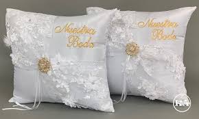 Vaizdo rezultatas pagal užklausą „wedding pillows“