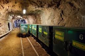 Znalezione obrazy dla zapytania kopalnia