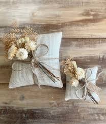 Vaizdo rezultatas pagal užklausą „wedding pillows“