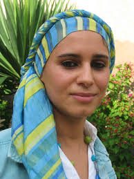 En plena tardor, hem entrevistat la Laila El Messaoudi, rodenca nascuda al Marroc. Ens hem trobat als locals de RdT, una tarda assolellada. - img_8447