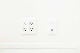 Image result for コンセント　穴 %