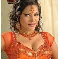 Item dancer of Bhojpuri cinema Seema Singh has created a new record. - sema4