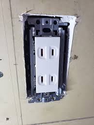 Image result for コンセント　穴 %