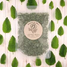 Attēlu rezultāti vaicājumam “Melissa officinalis leaf”