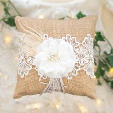 Vaizdo rezultatas pagal užklausą „wedding pillows“