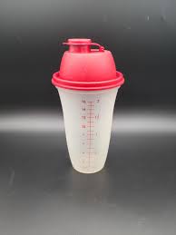 Kuvahaun tulos haulle Tupperware quick shake