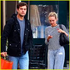 ... actor and the 36-year-old actress went their separate ways after doing some shopping. Josh met up with a friend at a coffee shop while Diane went ... - joshua-jackson-diane-kruger-rainy-day-errands