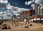 http://wvs.topleftpixel.com/photos/2007/01/uk_brighton_wide_beach-volley_01.jpg