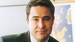 El ingeniero chileno Claudio Muñoz asumió ayer la presidencia de Telefónica Chile, en sustitución de Emilio Gilolmo, quién presentó su renuncia al cargo ... - 2010042174Munoz_Claudio_pag250x140