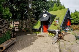 farmhouse-susu-lembang-rumah-hobbit-bandung-indonesia-gifts-shop ...