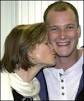 Thomas Hart Dyke: Kiss from mother, Sarah - _1081850_kissing150