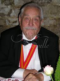 ... Pierre Amiot, décédé en 2007. Menu. Vignoble &middot; Vinification &middot; Caves &middot; Famille &middot; Accueil - pierre-amiot-decede-en-2007-83