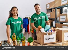 Image result for foto de fazendo caridade