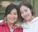 이날 배우 박민영, 천정명,