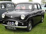 File:Standard Eight at Battlesbridge. No external boot-trunk ...