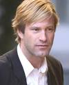 http://2.bp.blogspot.com/_bQ0SqifjNcg/TLfnlGNwFWI/AAAAAAAAeP0/gp1DpyfBxk8/s400/aaron-eckhart.jpg