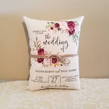 Vaizdo rezultatas pagal užklausą „wedding pillows“