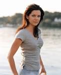http://www.perfectpeople.net/photo-picture-image-media/Lauren-Graham-875x1080-90kb-media-2271-media-162923-1293086102.jpg