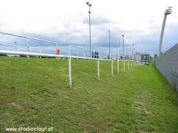 Rudolf-Tonn-Stadion - Stadion in Schwechat