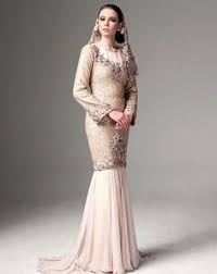 The colour is soft and super sweet! #lace #peach #pastel #baju ...
