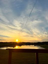 Attēlu rezultāti vaicājumam “Contrail shadows”