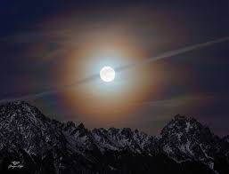 Attēlu rezultāti vaicājumam “Lunar corona”