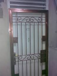 Pintu Besi