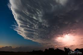 Attēlu rezultāti vaicājumam “Mammatus”