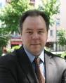 Richard Field: Ki pénzeli a szélsőjobbot?