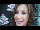 demi lovato very fashionable and pretty during an interview