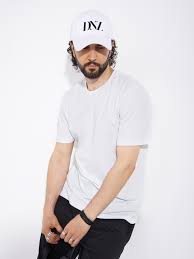 Image result for Мужская футболка Прямые линии