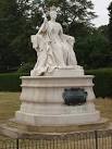 Queen Victoria, statue in - via Daymix