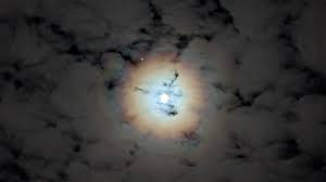 Attēlu rezultāti vaicājumam “Lunar corona”