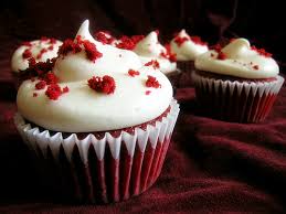 cupcakes Red Velvet Images?q=tbn:ANd9GcRYk4vWaueDwAJ0EECMh-e6f_2cHyMoSDuYcPmLdzvOCQWsYD8w