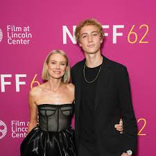 Image result for Maclaren Techno XT Naomi Watts and Liev Schreiber taking a stroll with son, Sasha