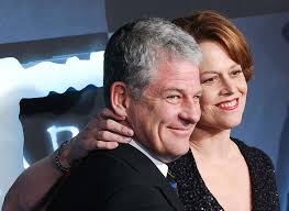 Sigourney Weaver mit ihrem Mann Jim Simpson. Foto 3 von 27 (zum Anfang)