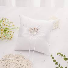 Vaizdo rezultatas pagal užklausą „wedding pillows“
