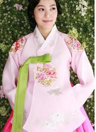 korean haristyle and hanbok Images?q=tbn:ANd9GcRbskAnAh6FBys75xVZKET7x8HtRST2DLnLN_GccILLPb6fnSW8