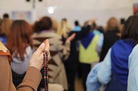 Image result for foto de pessoasrezando