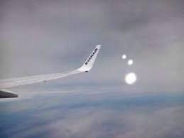 Image result for UFO Ryanair avvista un UFO nel volo Oslo - Bergamo ecco il video in anteprima!!