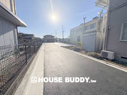 Image result for 武蔵村山市岸2丁目〈中古〉JR八高線「箱根ヶ崎」駅バス６分停歩４分　閑静な住宅地　前面道路が広いのでクルマの運転が苦手な方も車庫入れ楽々！　全居室収納充実！