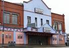 It had a facade of red brick - via Daymix