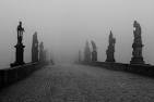 http://www.fotopraha.com/foto-praha/karluv-most-mlha.jpg