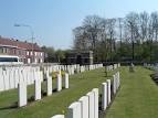 enormous scale of Tyne Cot - via Daymix