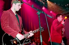 Björn Koschnike (Gitarre) und Simon Weidicke (Gesang) von \u0026quot;Royal Tea Club\u0026quot; räumten beim Music Contest NSW mächtig ab.Foto: Schwarzwälder Bote