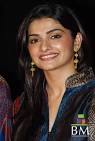 http://www.bollywoodmantra.com/albums/events/fashion-shows/gitanjali-luxury-fest-day-2/prachi-desai___71855.jpg