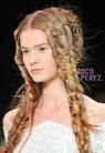Palau divided models' hair