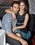 http://drop.ndtv.com/albums/ENTERTAINMENT/weddings-2010/rashmi_desai_and_nandish_sandhu.jpg