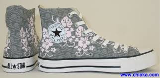 كونفارسات بنات  (converses des filles) Images?q=tbn:ANd9GcRi1rRbZ8dTTbE5Gf_Rhpy0uZI4rtqRWErFfw7uJUid39ZsyDvI