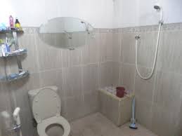 Desain Kamar Mandi Kecil Dengan Shower 2015 - Rumah Minimalis 2015